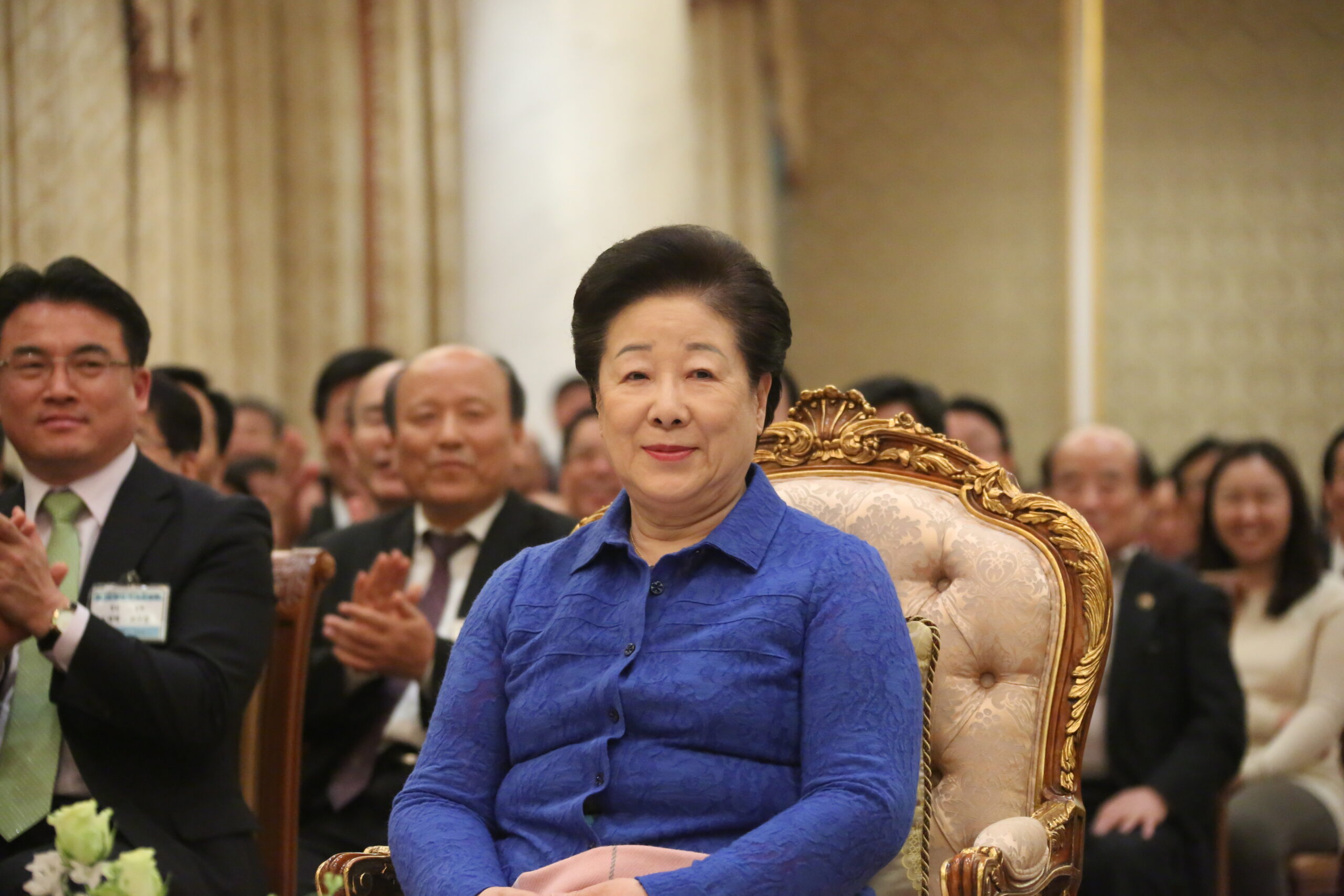 미소 지으시는 참어머님