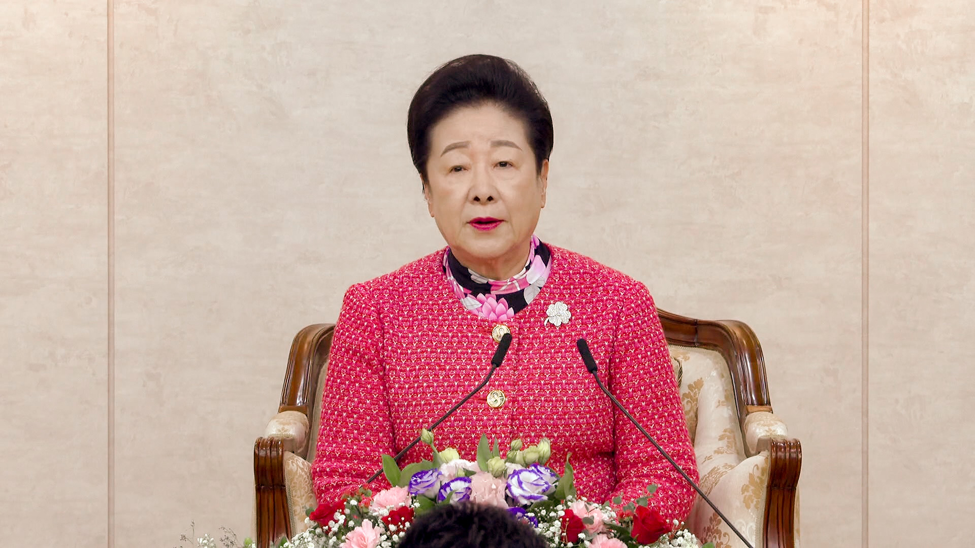 천지인참부모 남양주대교회 방문 참사랑 축제에서 식구들에게 말씀하시는 참어머님